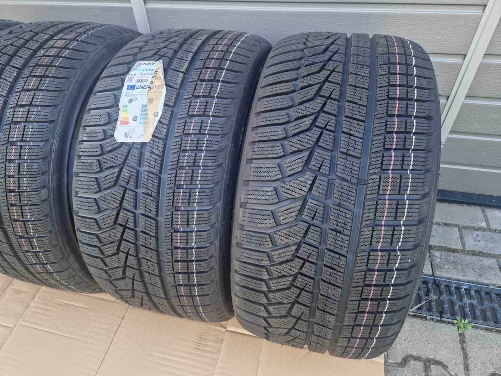 4 броя Hankook R22 285/30/ 
нови зимни гуми 
DOT2822