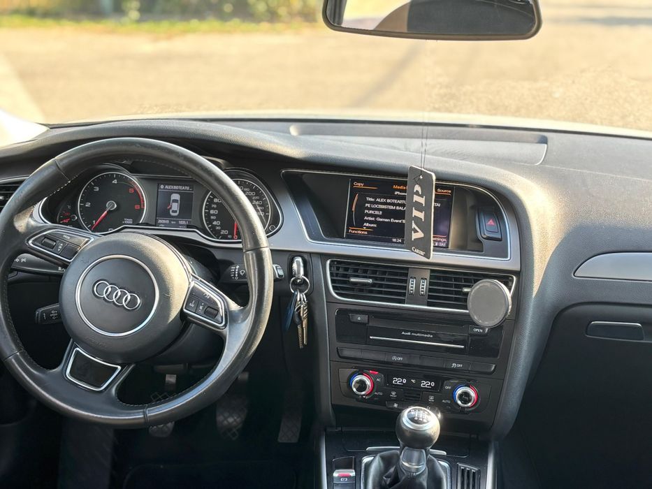 Vând Audi A4 b8.5 S-line facelift