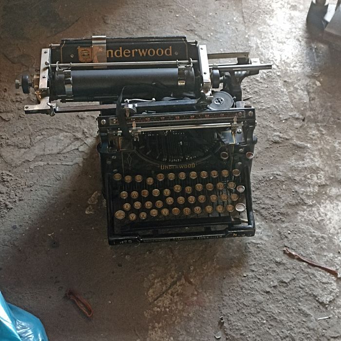 Mașina scris veche