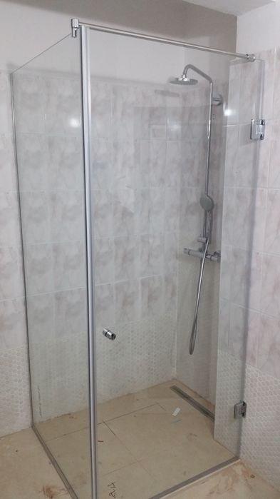 Cabine de dus din sticla