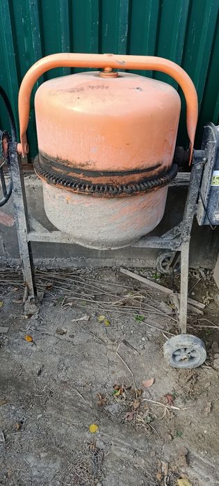 Бетономешалка фирма Вихрь