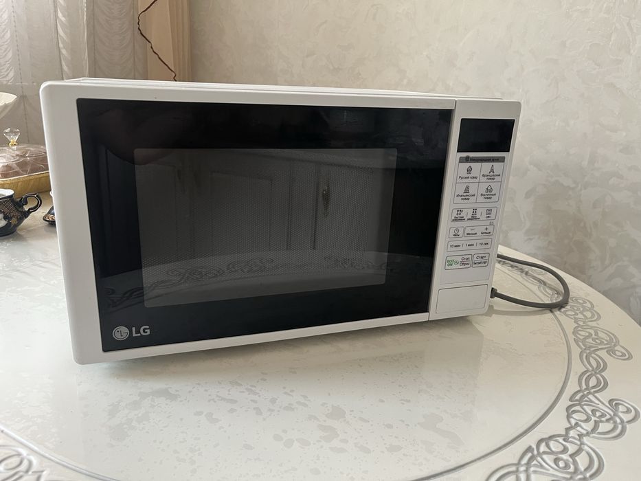 Микроволновка LG в хорошем состоянии