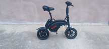 Vând bicicleta electrica pliabilă