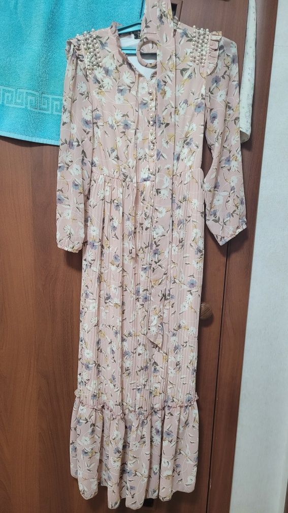 Продам платье в пол