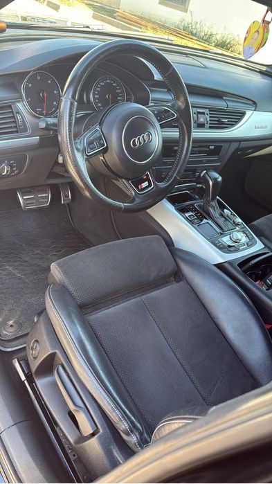 Vînd    Audi    A6