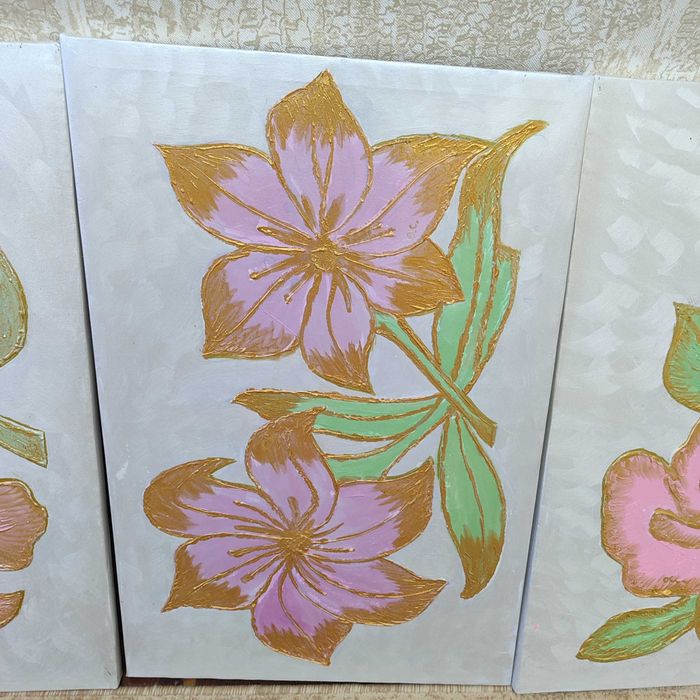 Onam chizgan partretlar sotiladi