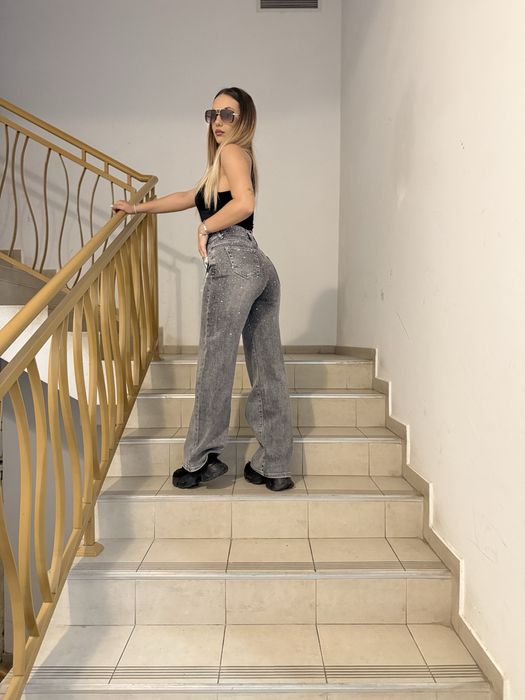 ELYÁEN – селекция от модерни, удобни дрехи.