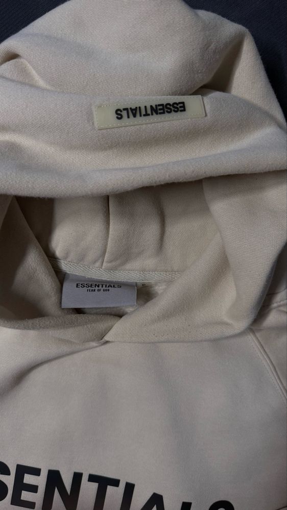 Анцуг/ tracksuit на essentials