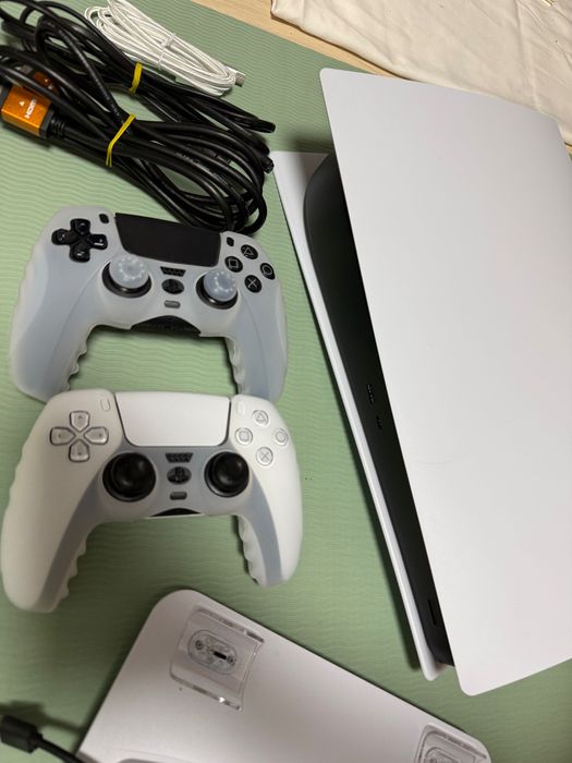 PlayStation 5 без дисковода + игры