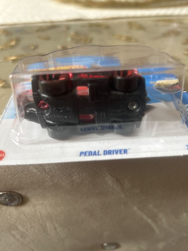 Hot wheels pedal driver