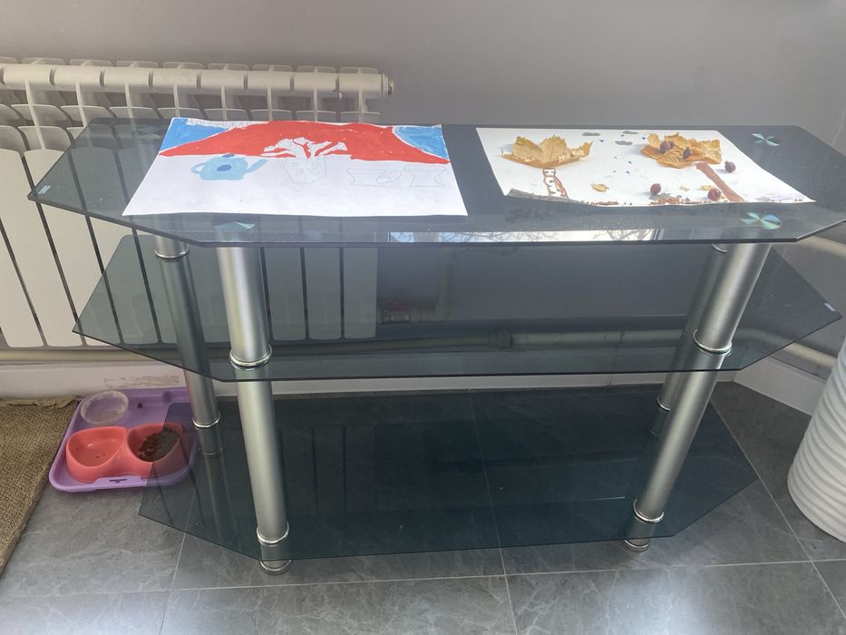 Тумба стеклянная под тв