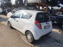 Dezmembrez Chevrolet Spark motor 1.0 benzina 68 cp, LMT kit pornire ambreiaj volanta plafon bara compresor ac dezmembrari