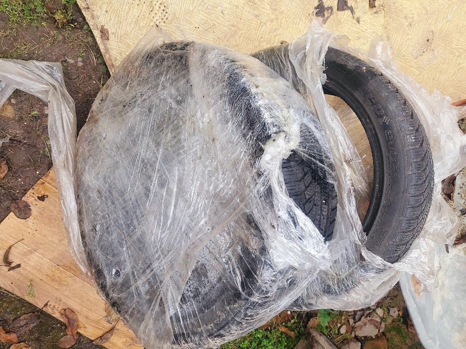 Vând anvelope r18 225 40 18 m+s