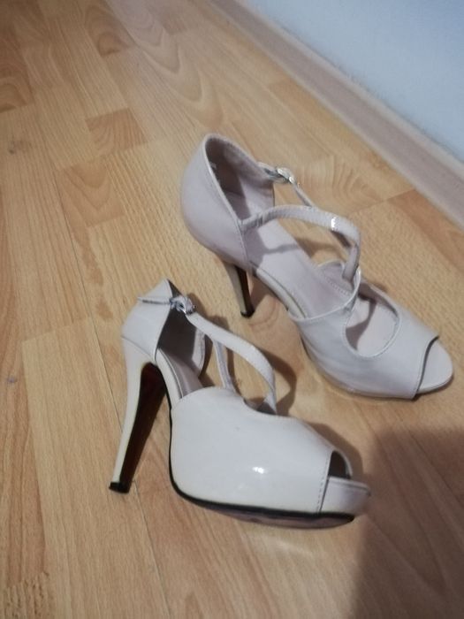 Sandale, pantofi de dama marimea 37.