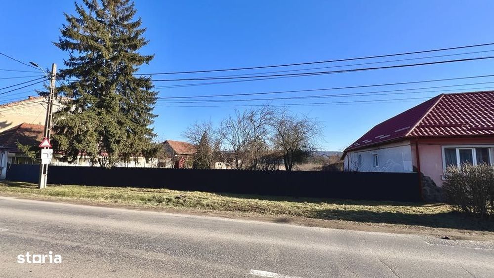 Vand teren 2010 mp in Santana de Mures la 200 m de primarie.