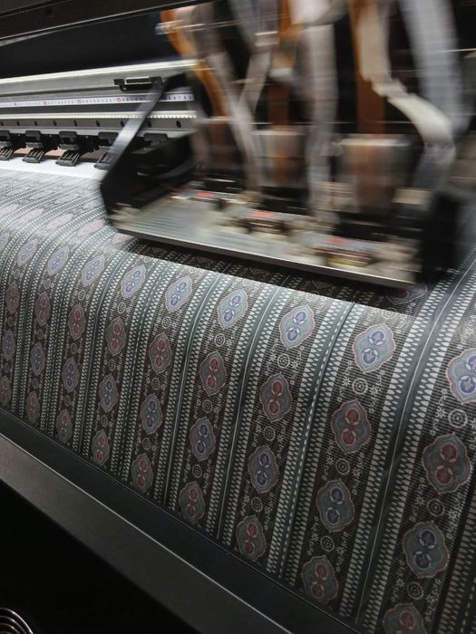 Sublimatsiya materialga pechat