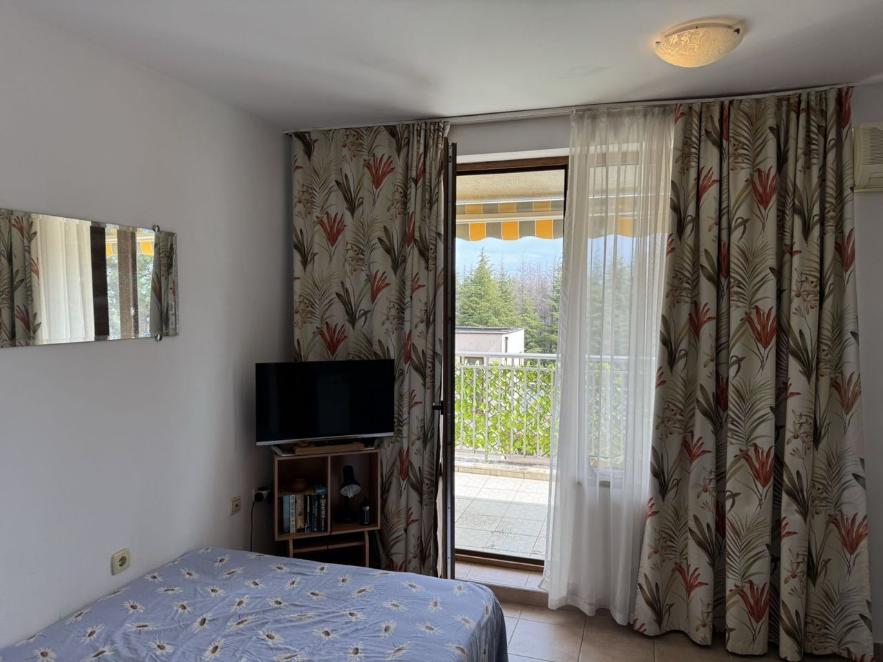 Продава се Двустаен апартамент в к.к. Слънчев бряг - 71 кв.м за 15 €/кв.м - Снимка #4