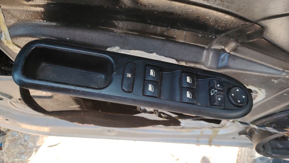 Копчета за ел стъкла и ел огледала Пежо Ситроен / Peugeot Citroen