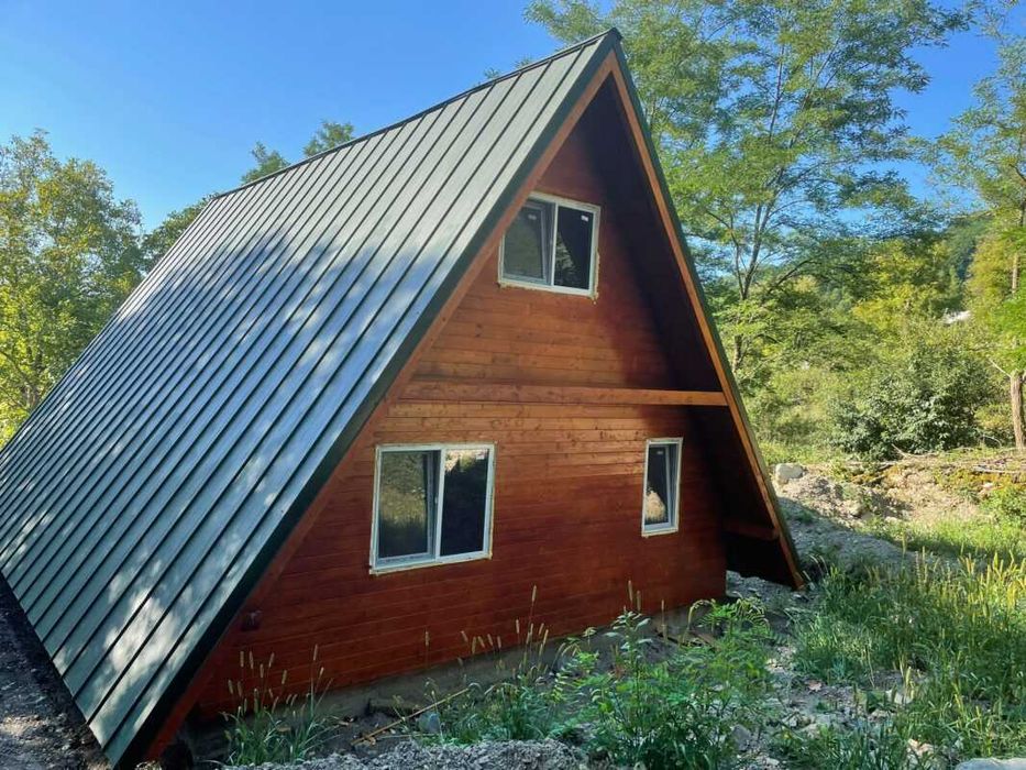 Case si cabane din lemn A-Frame