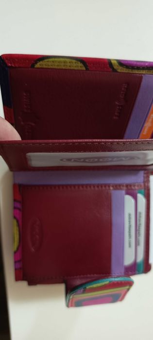 Продавам Дамско портмоне