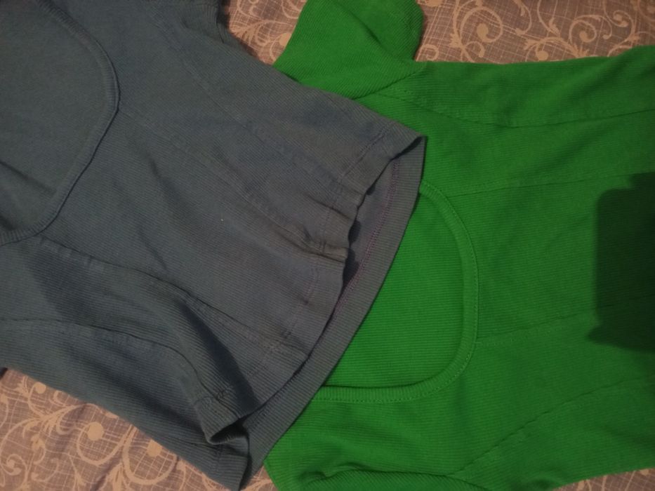 Топ продам 2 топа голубого и зеленного цвета за 2к