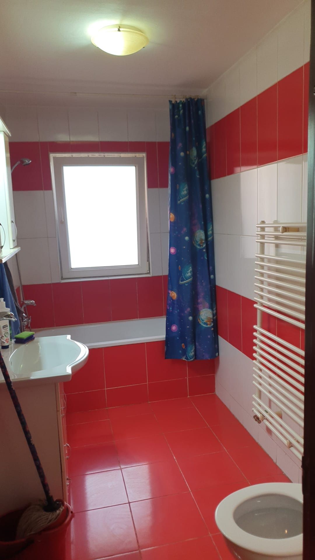 Închiriez apartament cu o camera