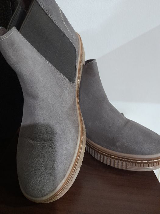 Ghete SEKADA, culoare capucino, piele întoarsă, mărimea 40.