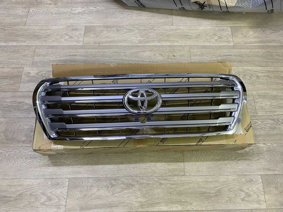 Решетку радиатора Тойота Ленд Крузер Toyota Land Cruiser 200