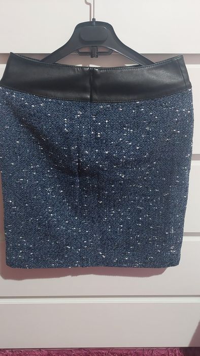 Дамски костюм с пола Ariston размер S букле