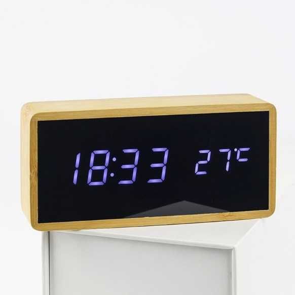 Часовник от истински бамбук с гласов контрол и температура