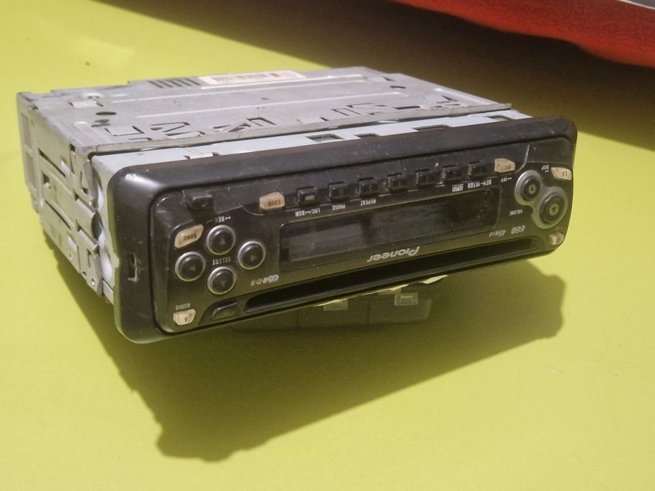 Radio casetofon Pioneer,  fara informații