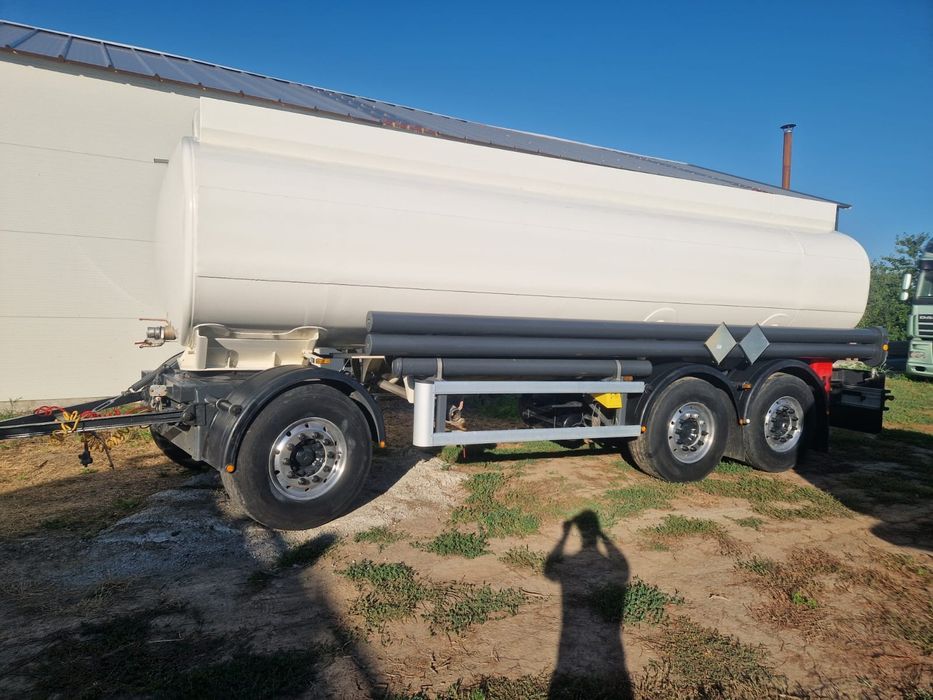 Remorcă cisternă 23000l pentru  produse  periculoase  ADR benzină, mot