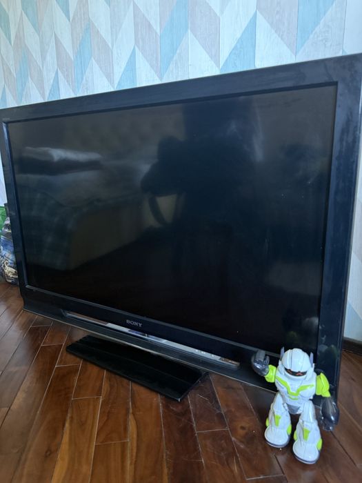 Телевизор Sony Bravia 107 см