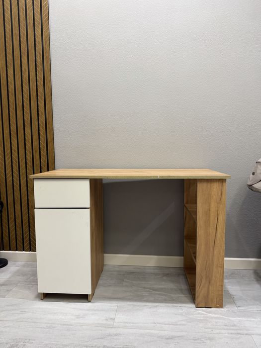 Парта сатылады. Продается парта