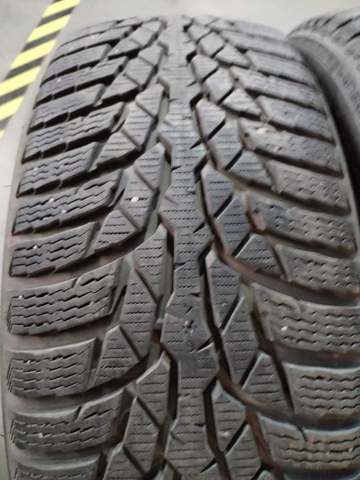 Vând 2 anvelope de iarnă Nokian WR D4