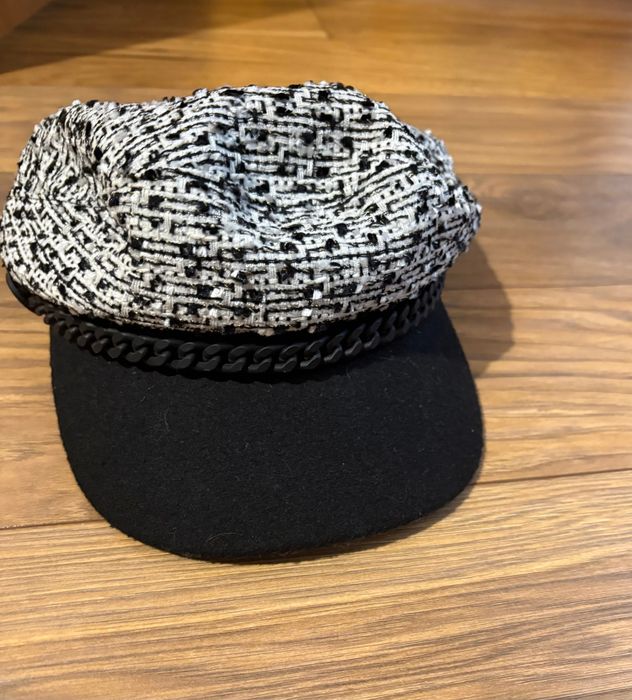 Шапка Karl Lagerfeld