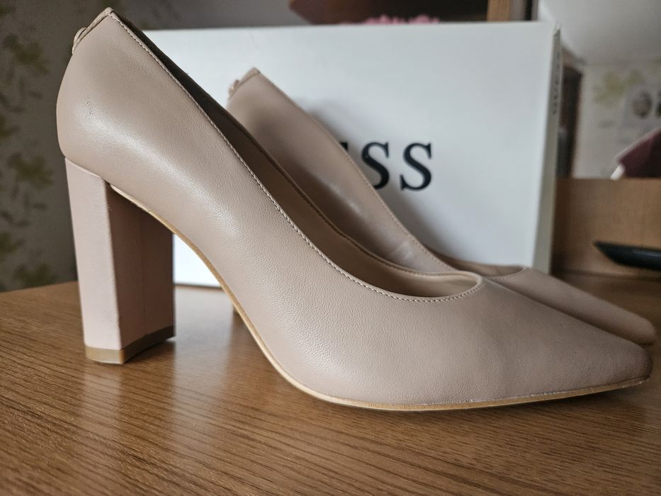 Обувки Guess - естествена кожа