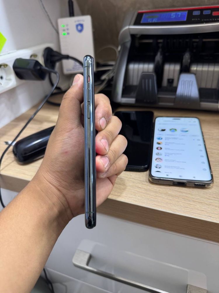 Iphone 11 pro 256 tali 71 yomks