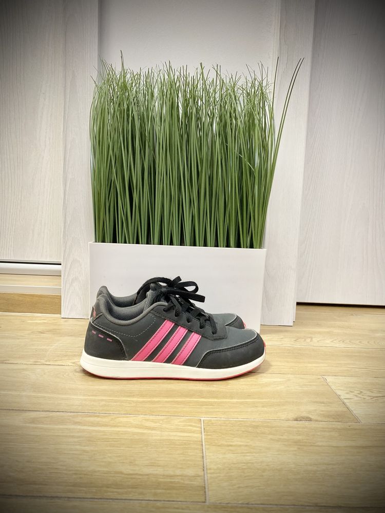 Маратонки”Adidas”,33номер
