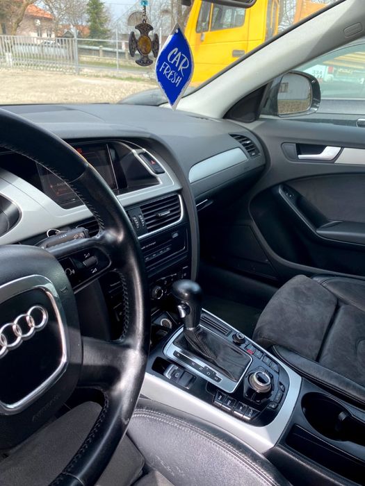 Audi a4 b8 2009 .