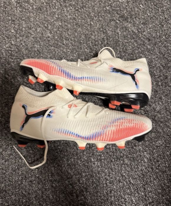 Продавам футболни обувки Puma