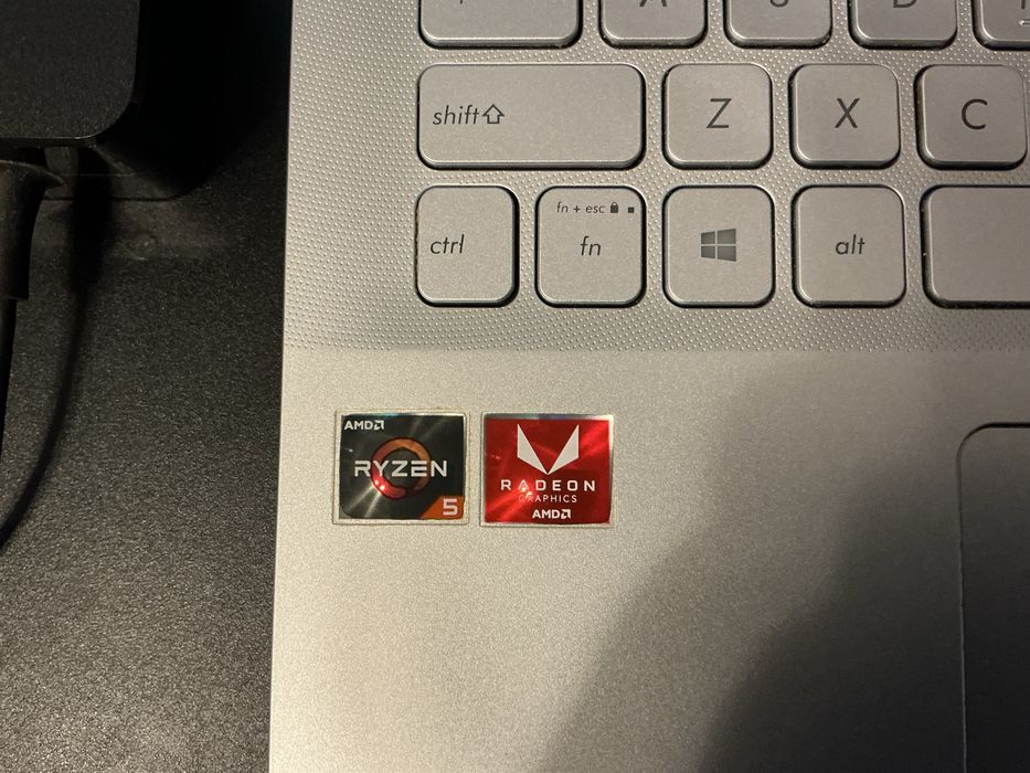 Laptop ASUS VivoBook 15 X512D