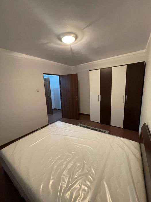 Apartament de închiriat.