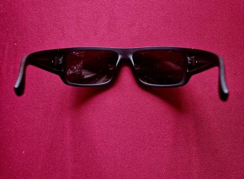 Ochelari de soare, polarizati, culoare neagră, săculeț de transport