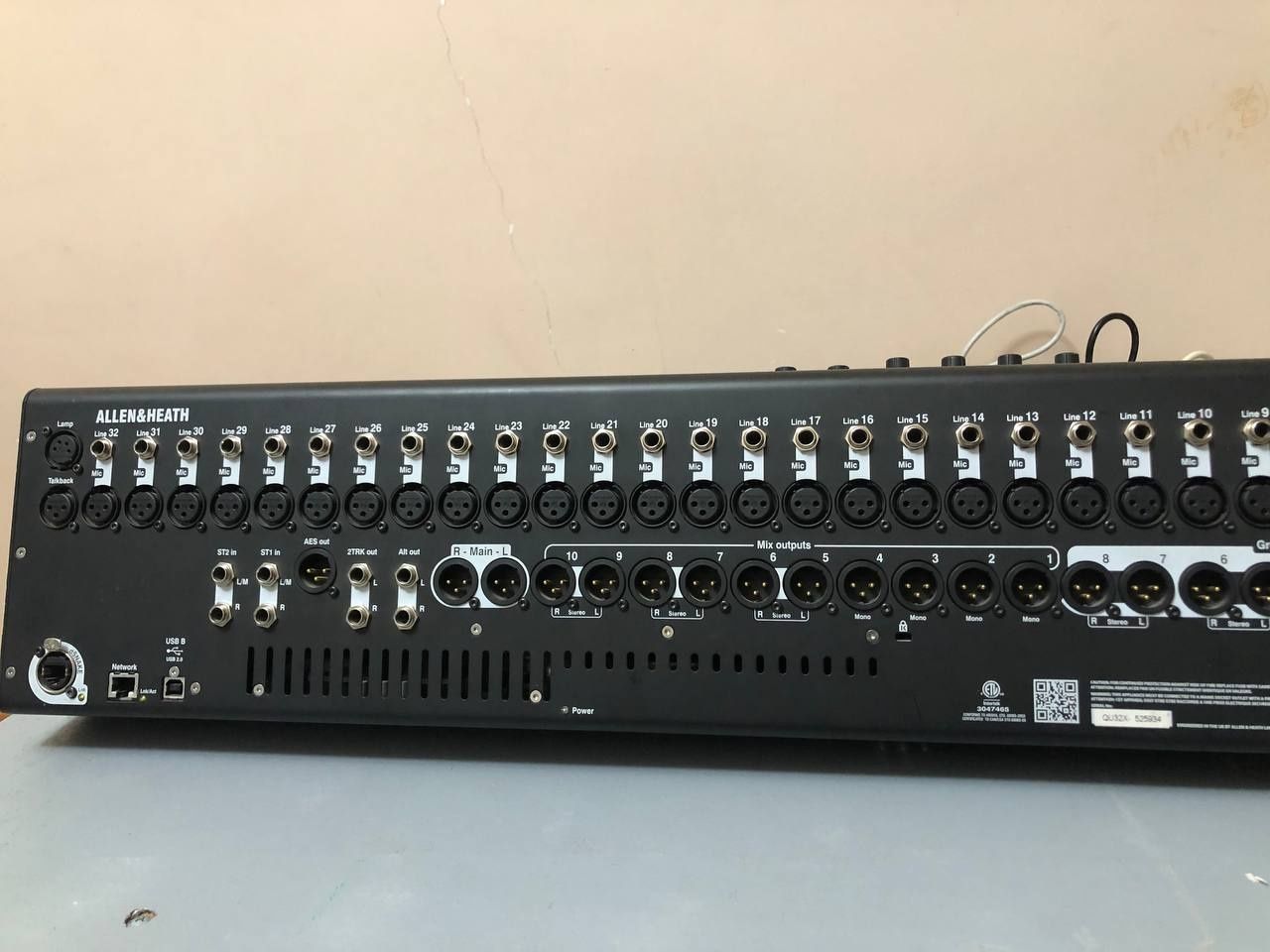 Allen heath Qu 32 sifrovoy pult sotiladi