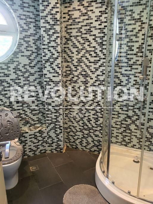 Етаж от къща в м-т Траката!