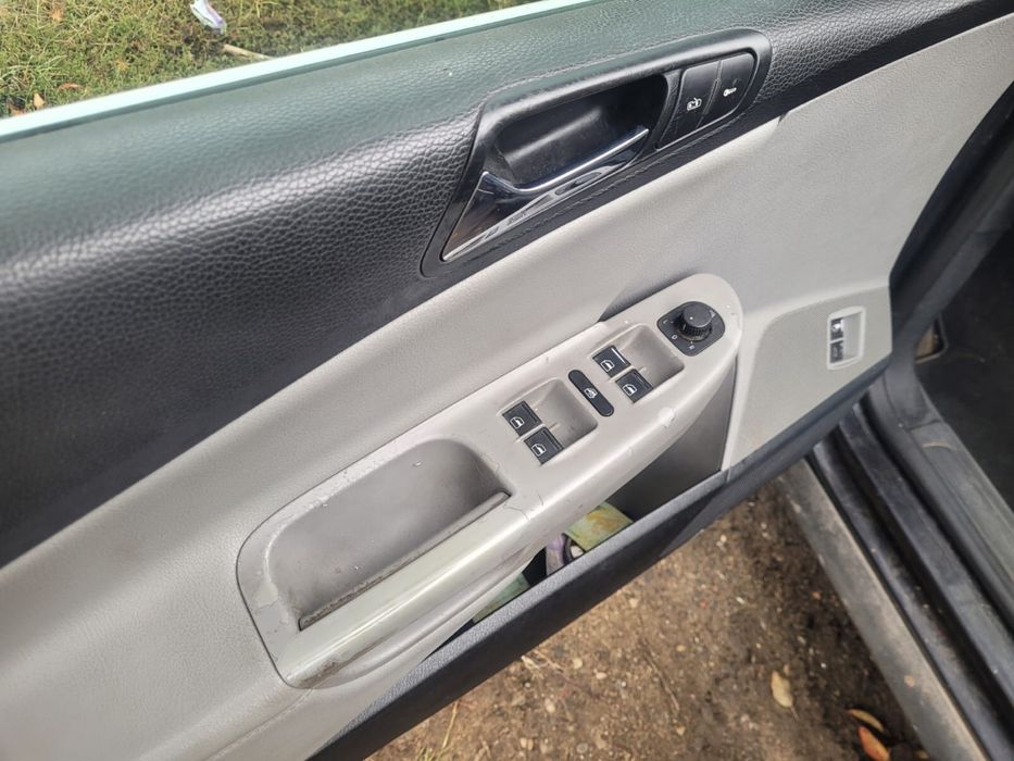 Vand pasta b6 cutie automata schimburi facute distributie facuta