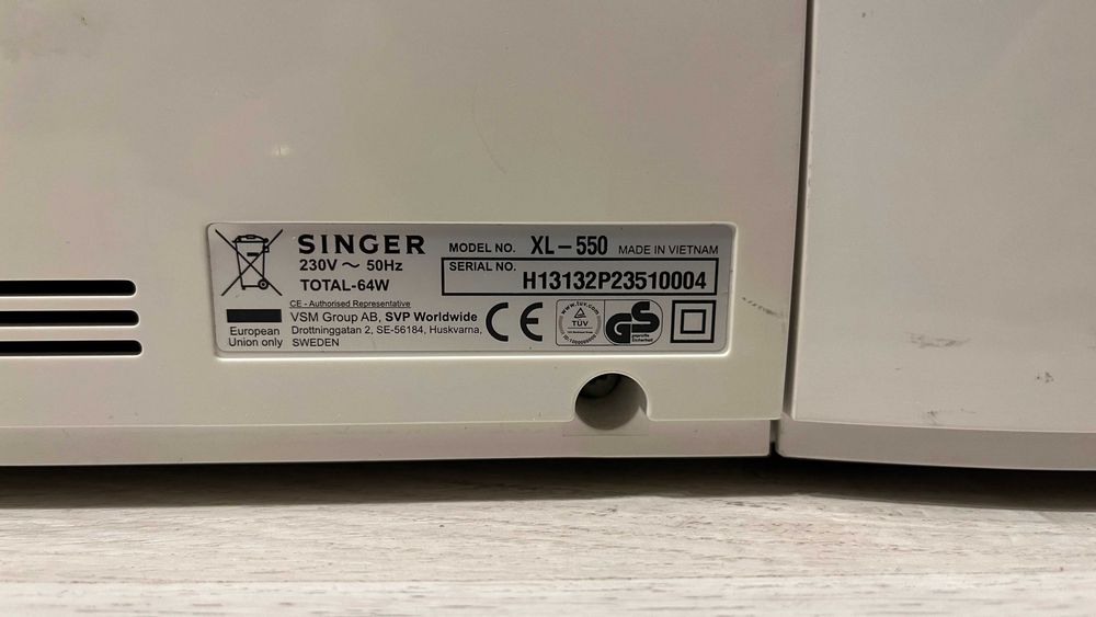 Шевна машина Singer Futura XL-550