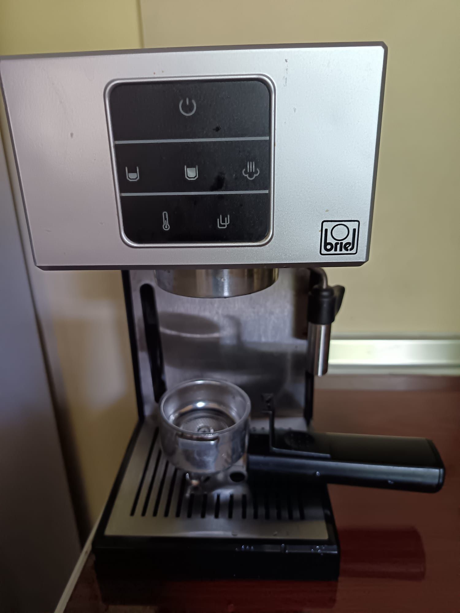 ПРОДАВА  Кафемашина еспресо Briel AS03 PRETA, 1000W, 20 bar, черен
