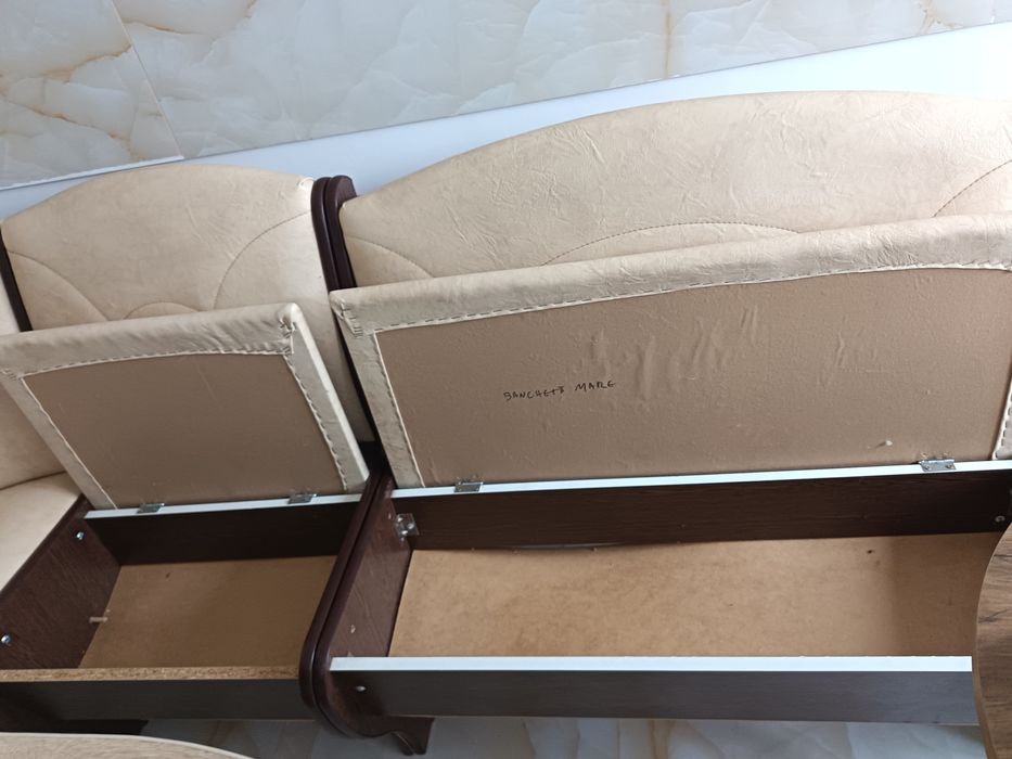 Vand coltar de bucătărie, stare bună, culoarea crem